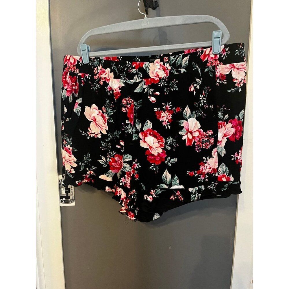Torrid size 3 black floral gauze shorts